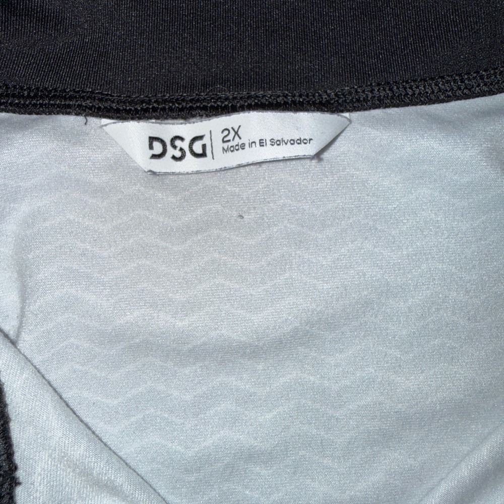 DSG Women's Black White‎ Chevron Print 1/4 Zip Long Sleeve Athletic Top 2X - Picture 4 of 6